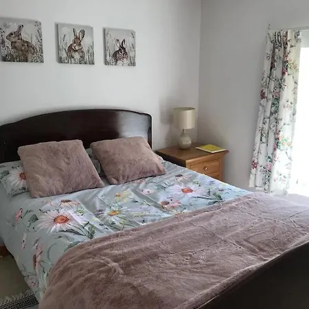 Charming 3-bed Detached With Scenic Views Nyaraló