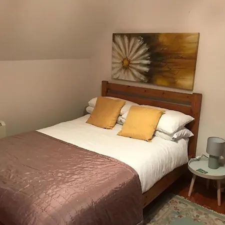 Holiday home Charming 3-bed Detached With Scenic Views *