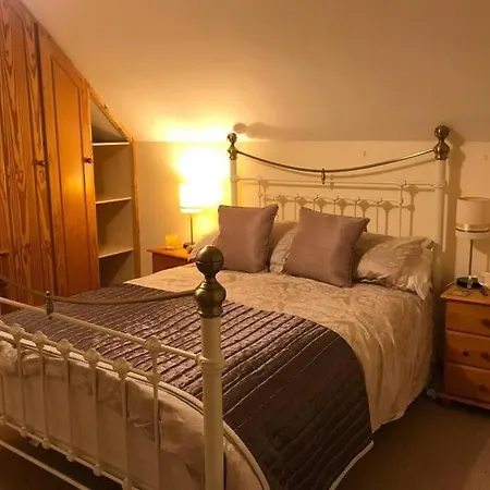 Charming 3-bed Detached With Scenic Views Nyaraló