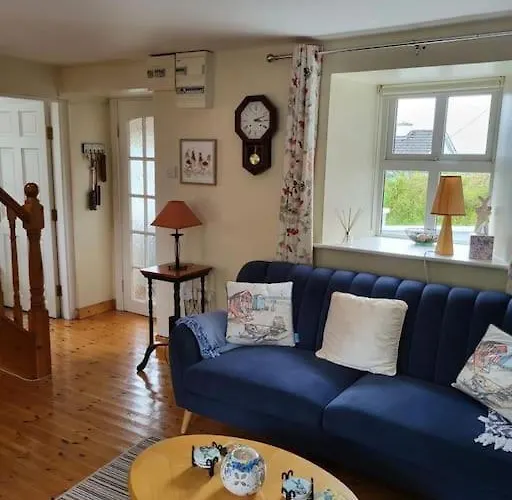 Feriehus Charming 3-bed Detached With Scenic Views *