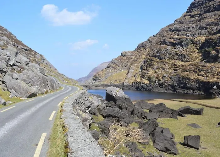 Charming 3-bed Detached With Scenic Views Feriehus *