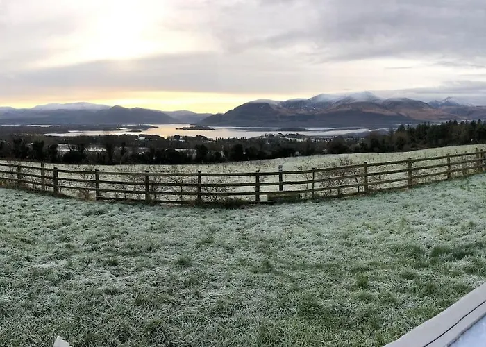 Feriehus Charming 3-bed Detached With Scenic Views Killarney